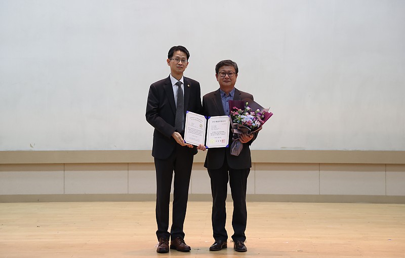 2d517b99827eb69cab8d25fa060999ca_1762478